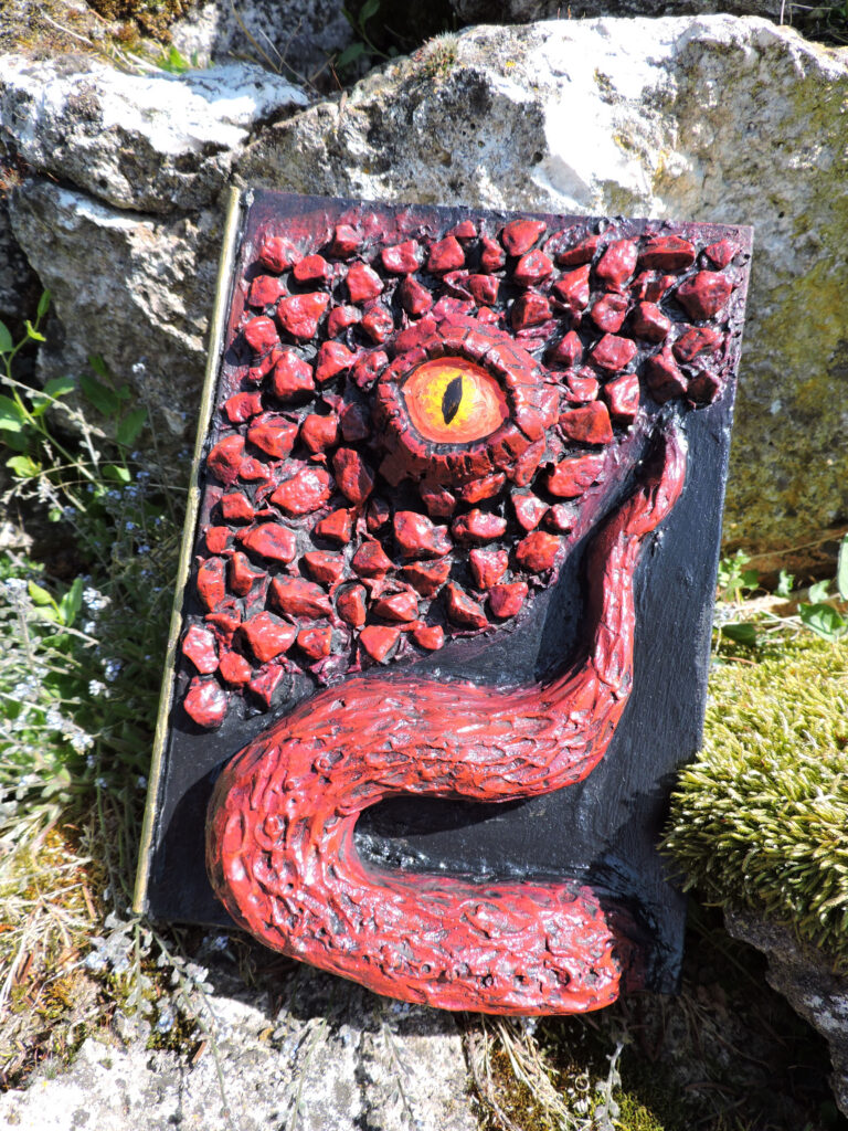Grimoire, papier mâché, dragon, Lovecraft, horreur, livre, druide, foret, végétation, projet, décoration,